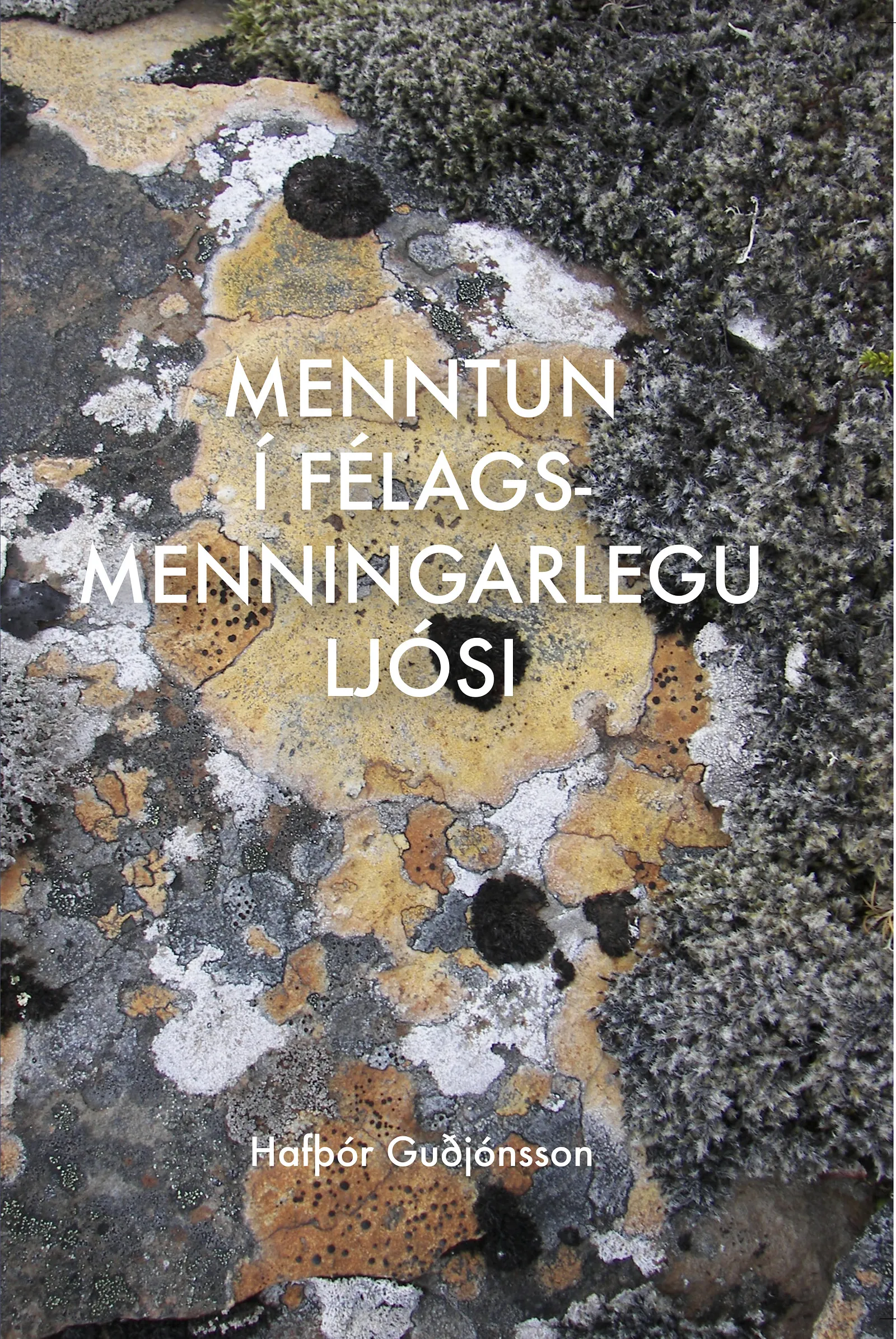 Bókakápa: Menntun í félagsmenningarlegu ljósi